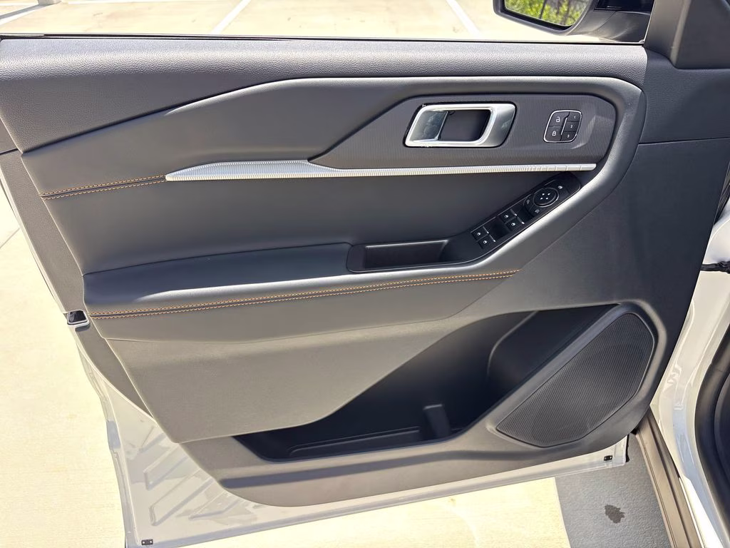 2026 Star White Metallic Tri-Coat Ford Explorer Tremor 4X4 SUV