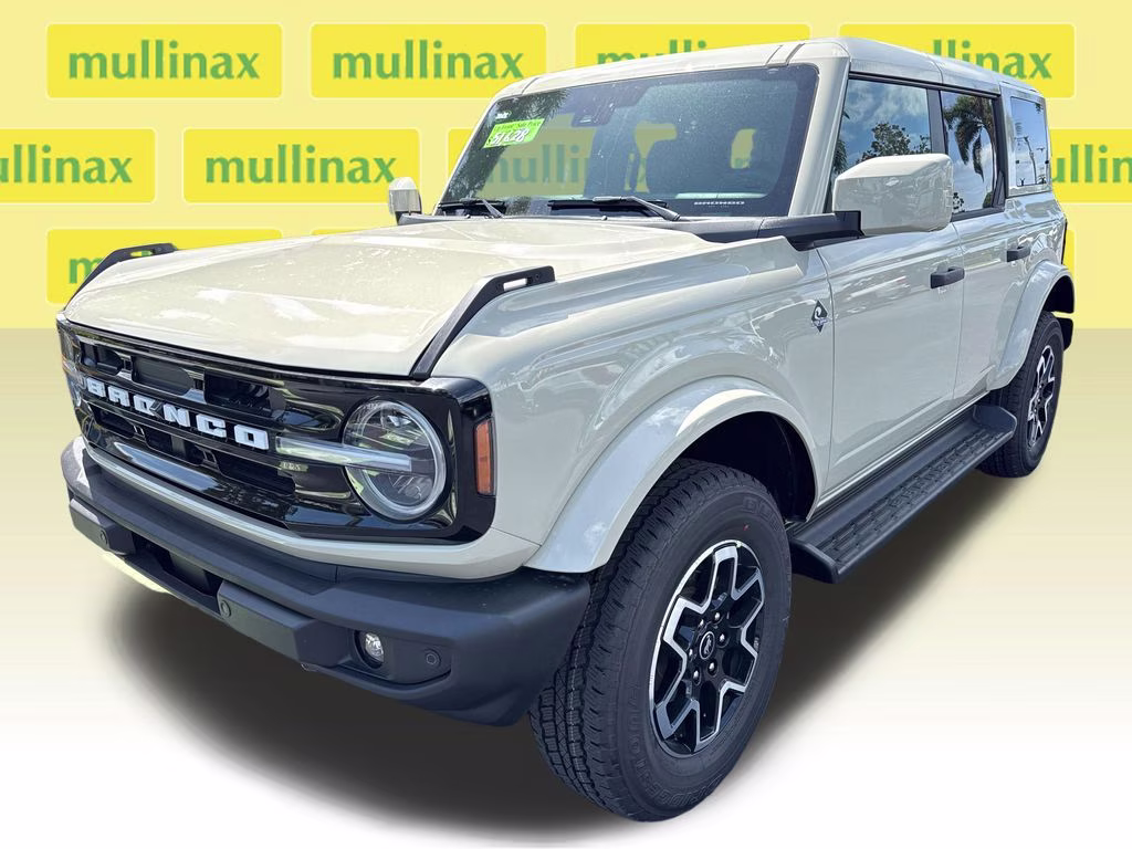 2026 Desert Sand Ford Bronco Outer Banks 4X4 SUV