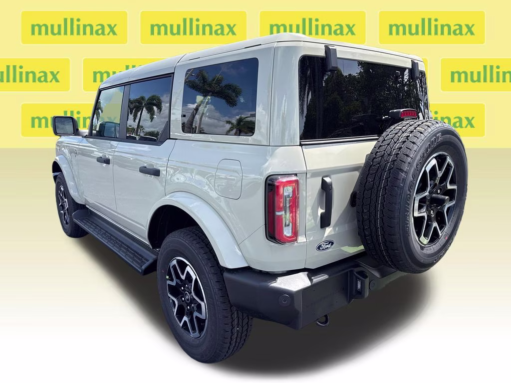 2026 Desert Sand Ford Bronco Outer Banks 4X4 SUV