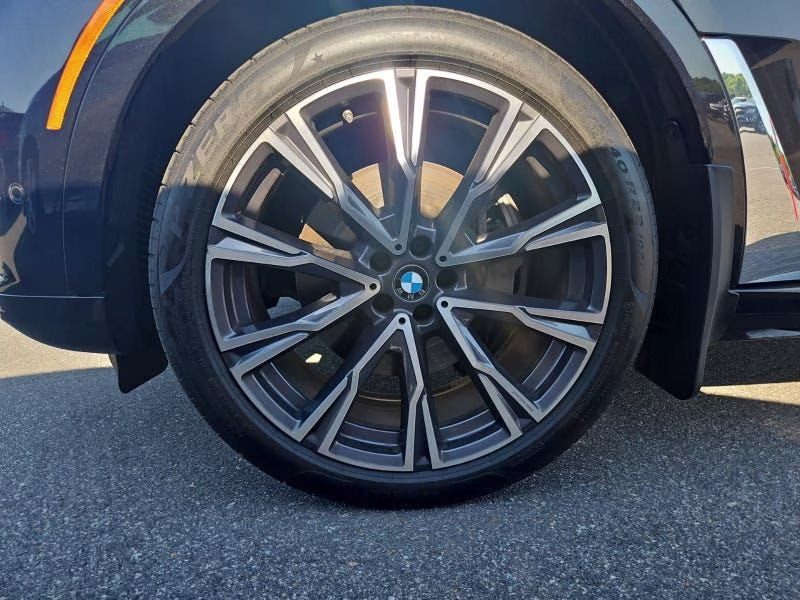 2021 Black Sapphire Metallic BMW X7 xDrive40i AWD SUV
