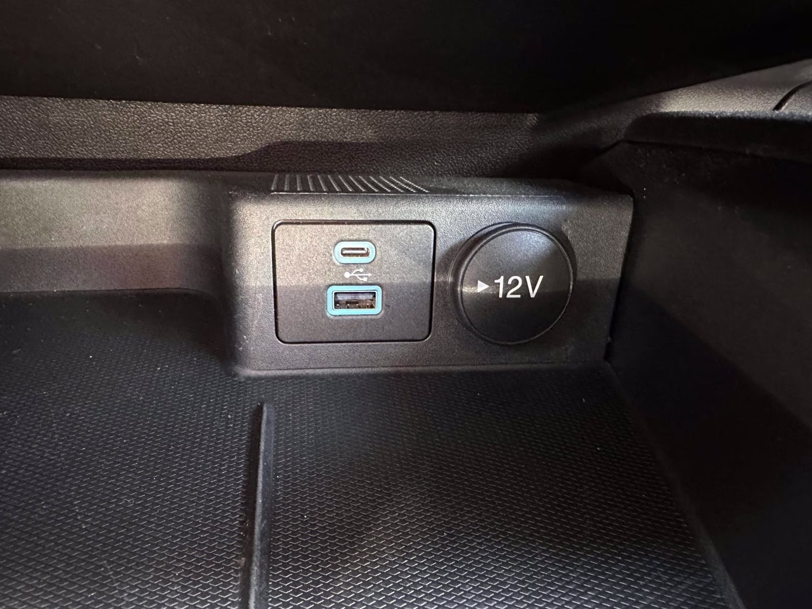 2023 Oxford White Ford Escape Active AWD AWD SUV
