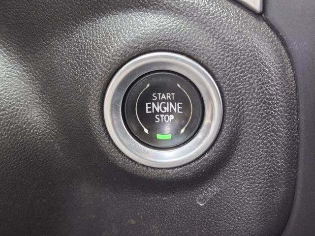 2021 Summit White Chevrolet Silverado 1500 LT RWD Truck