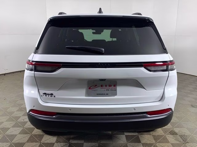 2026 Bright White Clearcoat Jeep Grand Cherokee Altitude 4X4 SUV