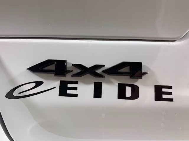 2026 Bright White Clearcoat Jeep Grand Cherokee Altitude 4X4 SUV