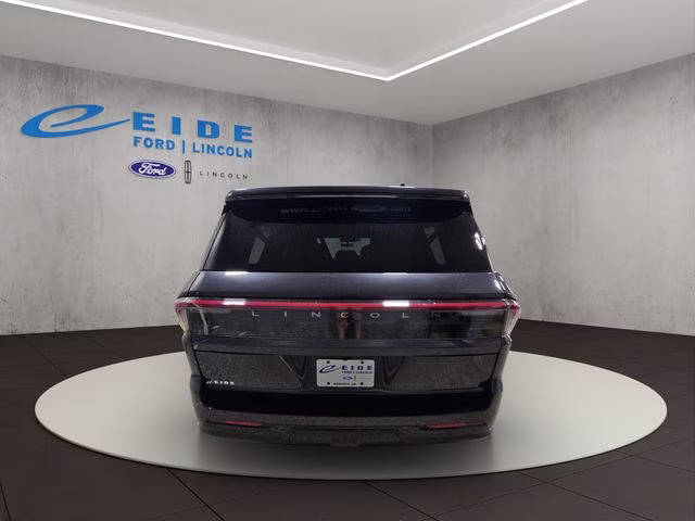 2027 Starlight Gray Premium Colorant Lincoln Navigator L Reserve 4X4 SUV