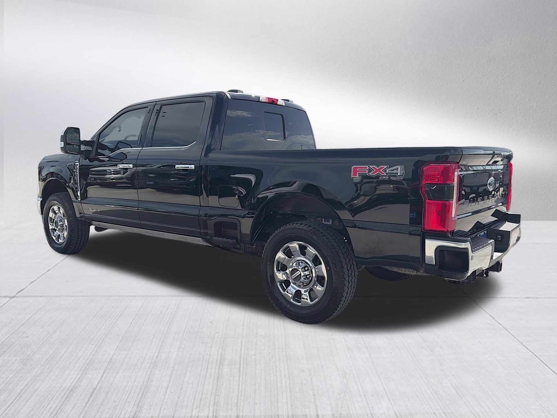 2024 Agate Black Metallic Ford Super Duty F-250 SRW Lariat 4X4 Truck