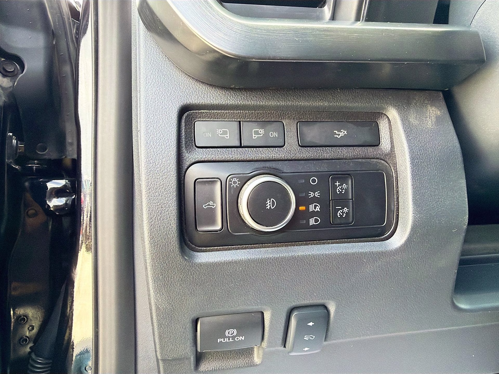 2024 Agate Black Metallic Ford Super Duty F-250 SRW Lariat 4X4 Truck