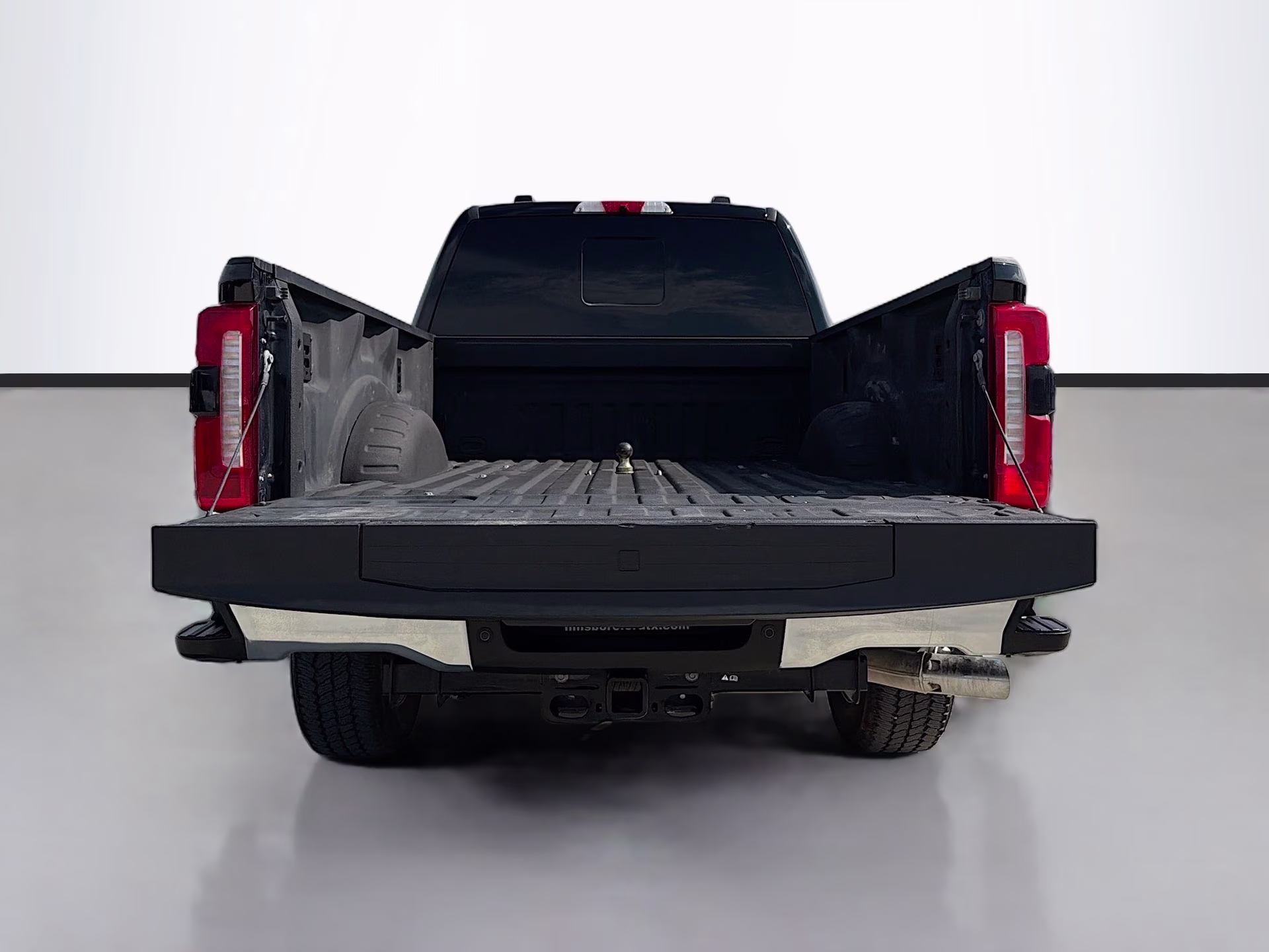 2024 Agate Black Metallic Ford Super Duty F-250 SRW Lariat 4X4 Truck