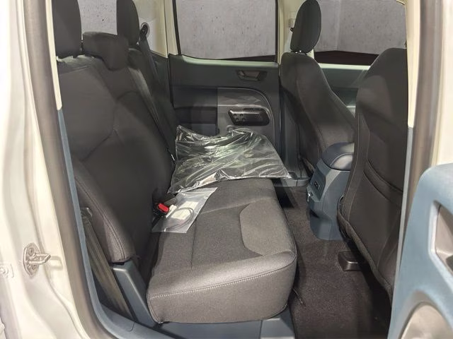 2026 Oxford White Ford Maverick XL AWD Truck