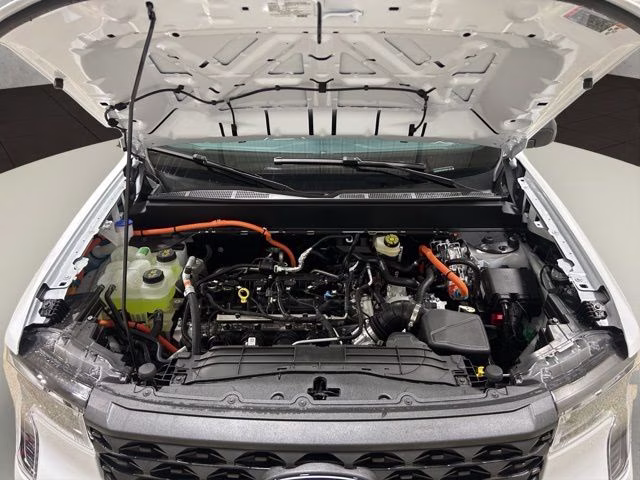 2026 Oxford White Ford Maverick XL AWD Truck