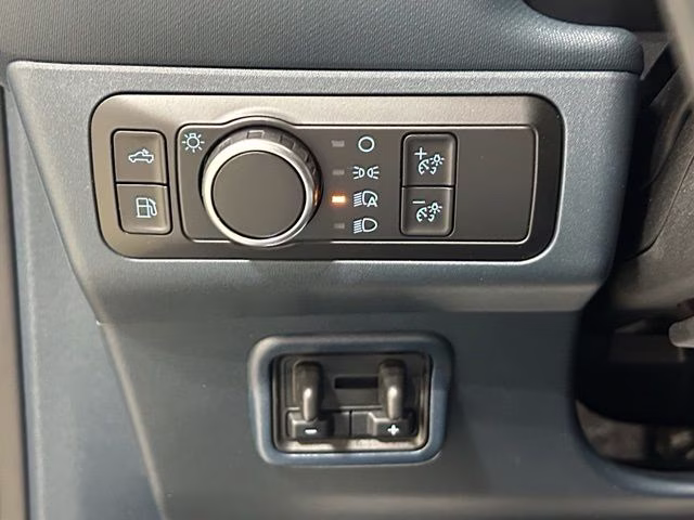 2026 Oxford White Ford Maverick XL AWD Truck