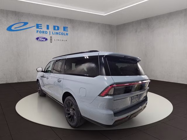 2027 Gray Mist Metallic Tri-Coat Lincoln Navigator L Reserve 4X4 SUV