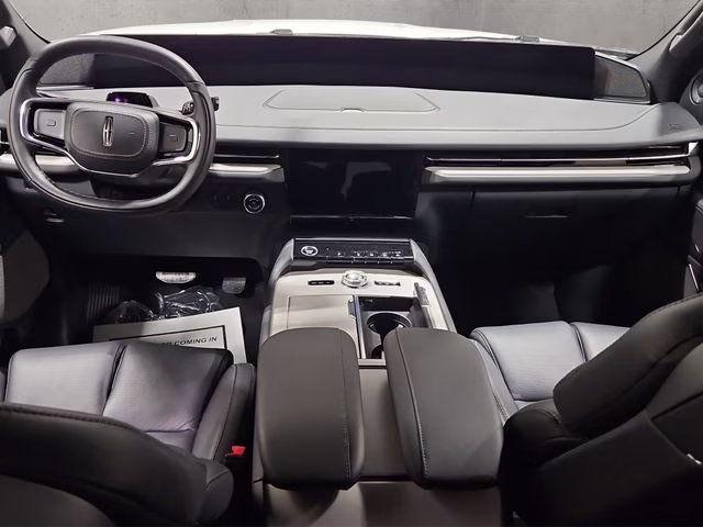 2027 Starlight Gray Premium Colorant Lincoln Navigator L Reserve 4X4 SUV