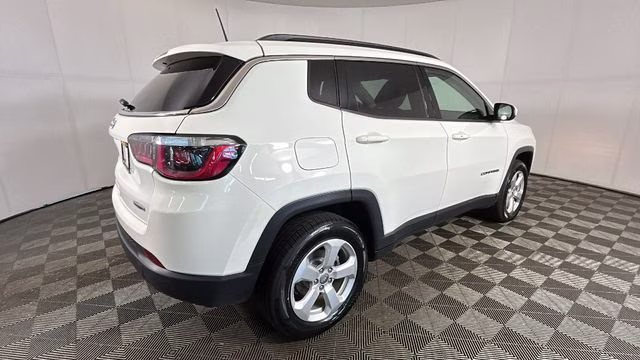 2019 White Clearcoat Jeep Compass Latitude 4X4 SUV