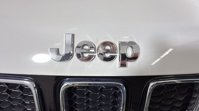 2019 White Clearcoat Jeep Compass Latitude 4X4 SUV