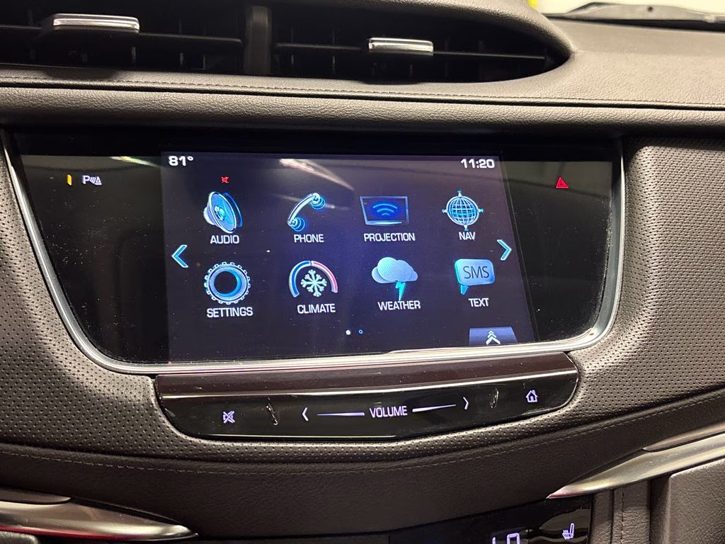 2017 Radiant Silver Metallic Cadillac XT5 Luxury FWD SUV