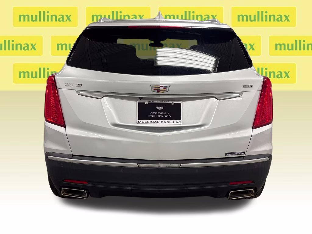 2017 Radiant Silver Metallic Cadillac XT5 Luxury FWD SUV