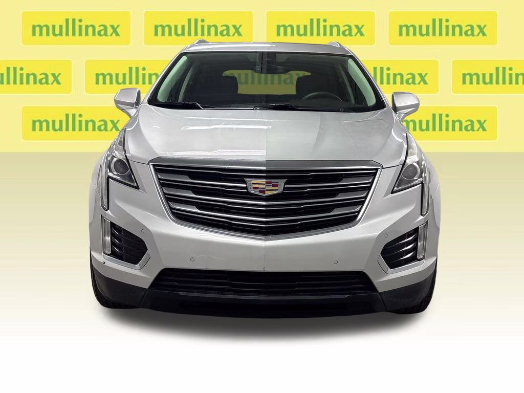 2017 Radiant Silver Metallic Cadillac XT5 Luxury FWD SUV