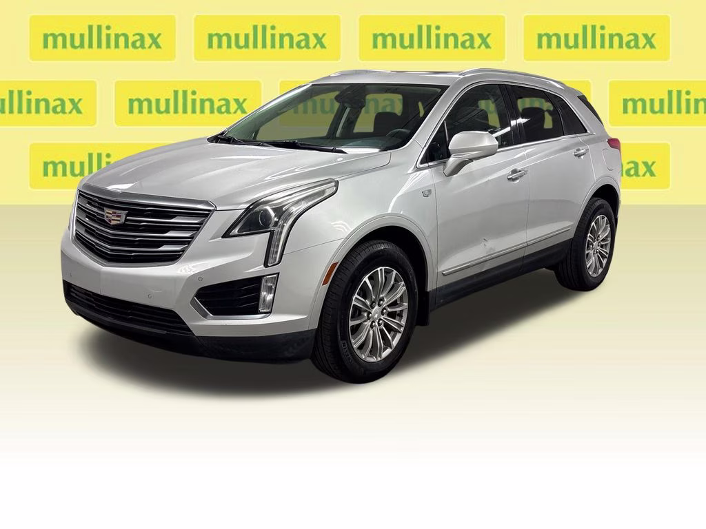2017 Radiant Silver Metallic Cadillac XT5 Luxury FWD SUV