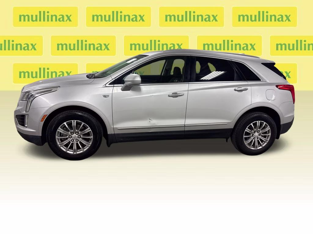 2017 Radiant Silver Metallic Cadillac XT5 Luxury FWD SUV