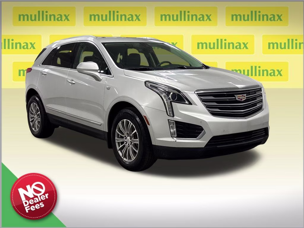 2017 Radiant Silver Metallic Cadillac XT5 Luxury FWD SUV