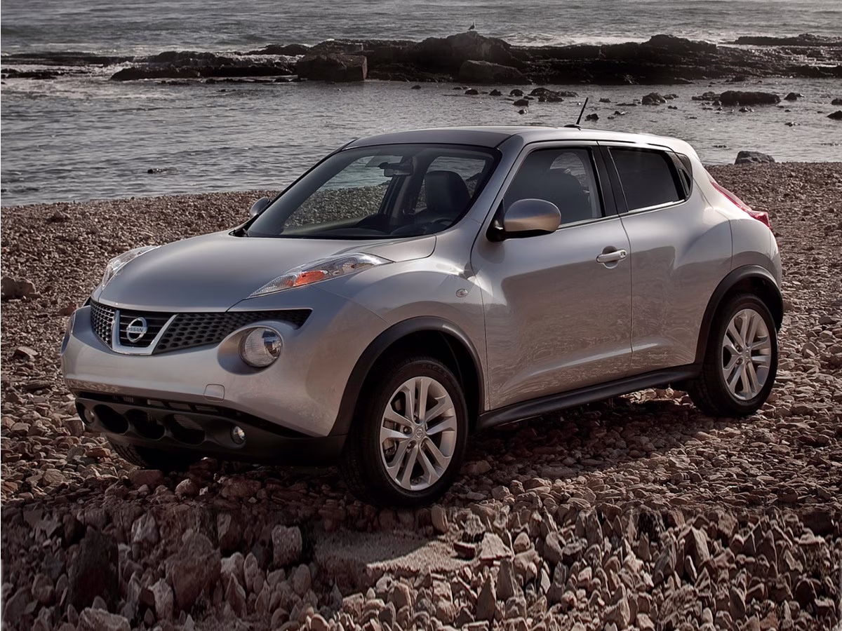 2013 Gun Metallic Nissan JUKE SL AWD SUV