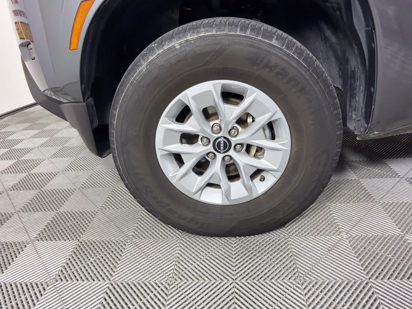 2024 Gun Metallic Nissan Frontier SV 4X4 Truck