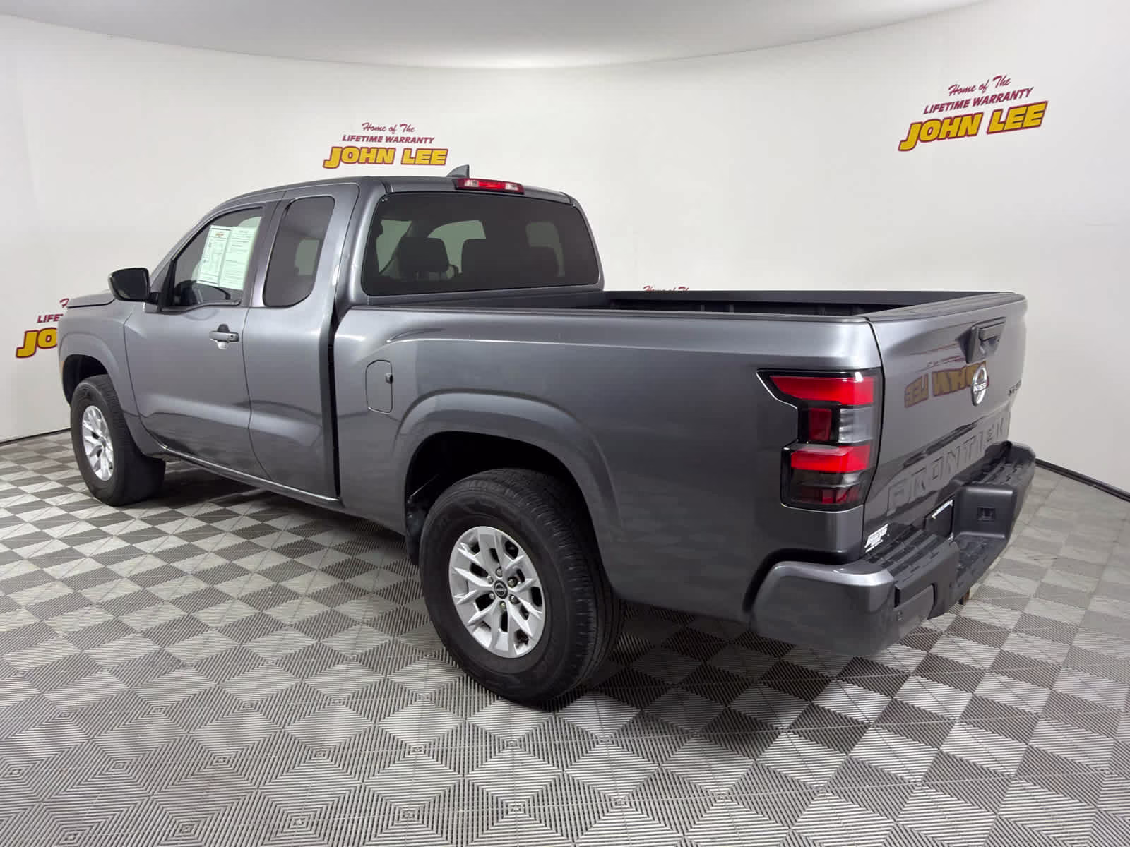 2024 Gun Metallic Nissan Frontier SV 4X4 Truck