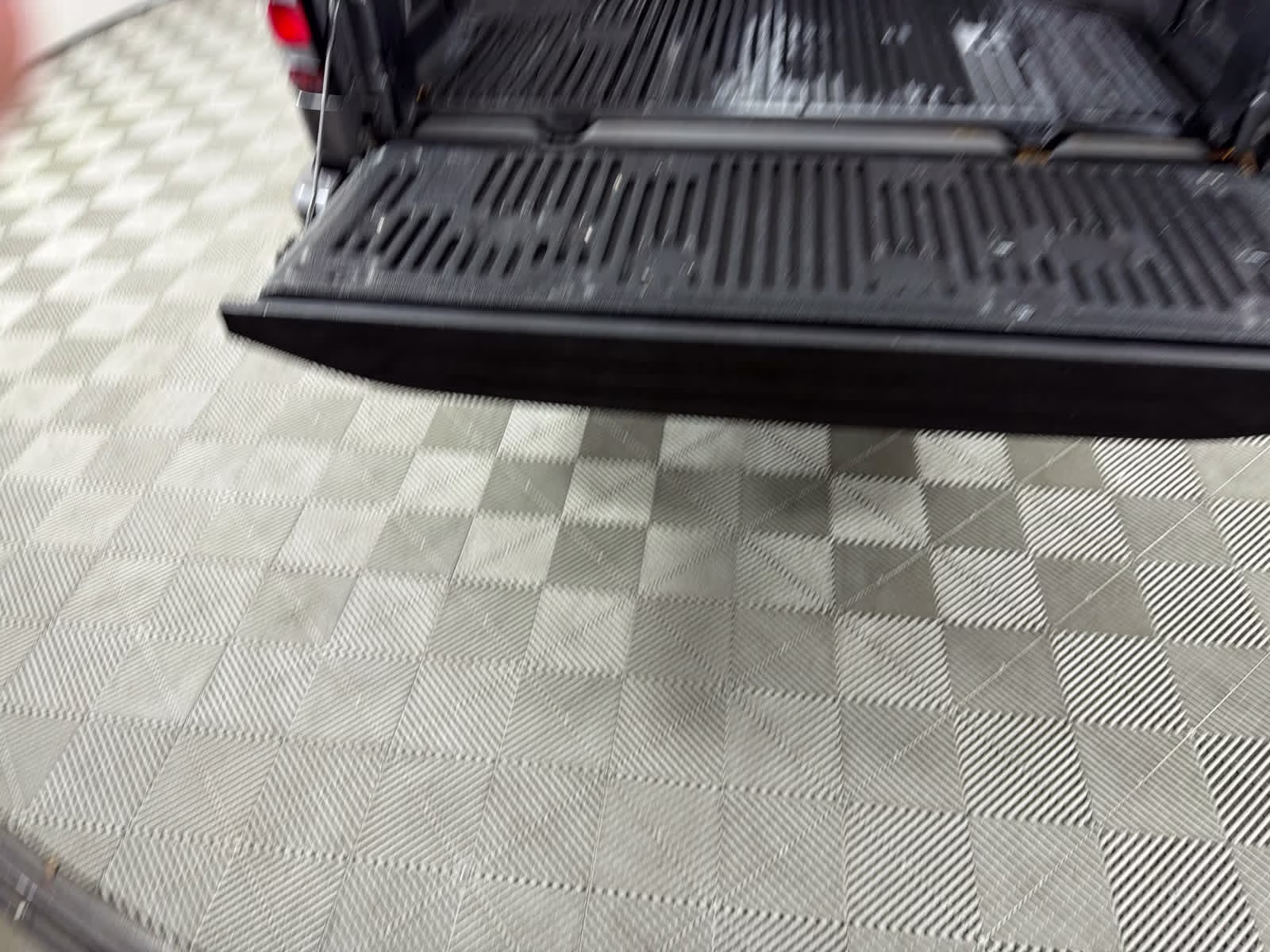 2024 Gun Metallic Nissan Frontier SV 4X4 Truck