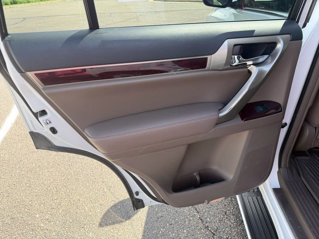 2016 Starfire Pearl Lexus GX 460 Premium w/Tow Pkg 4X4 SUV