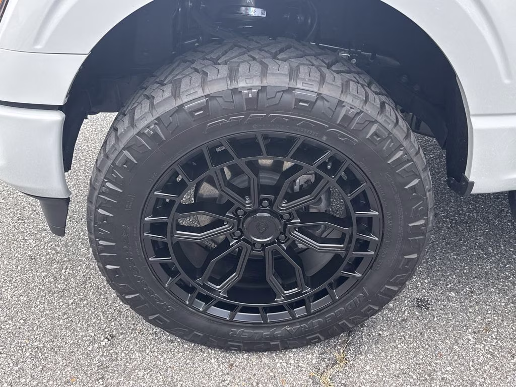 2026 Avalanche Ford F-150 XLT 4X4 Truck