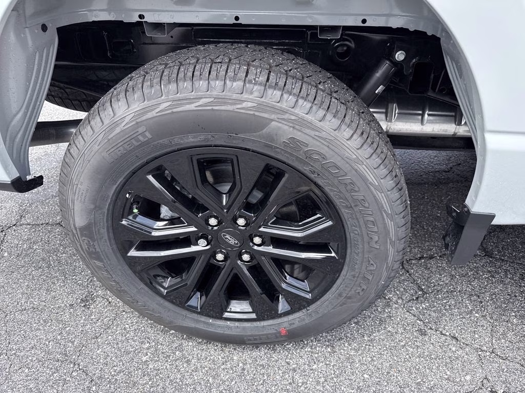 2026 Avalanche Ford F-150 XLT 4X4 Truck