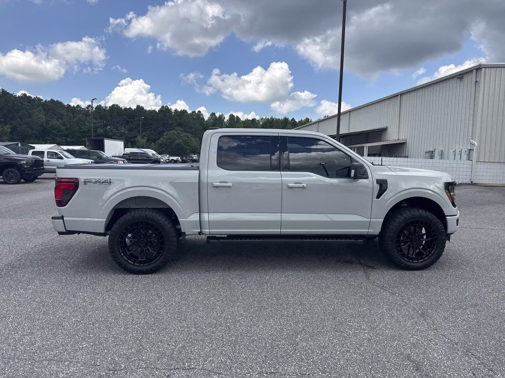 2026 Avalanche Ford F-150 XLT 4X4 Truck