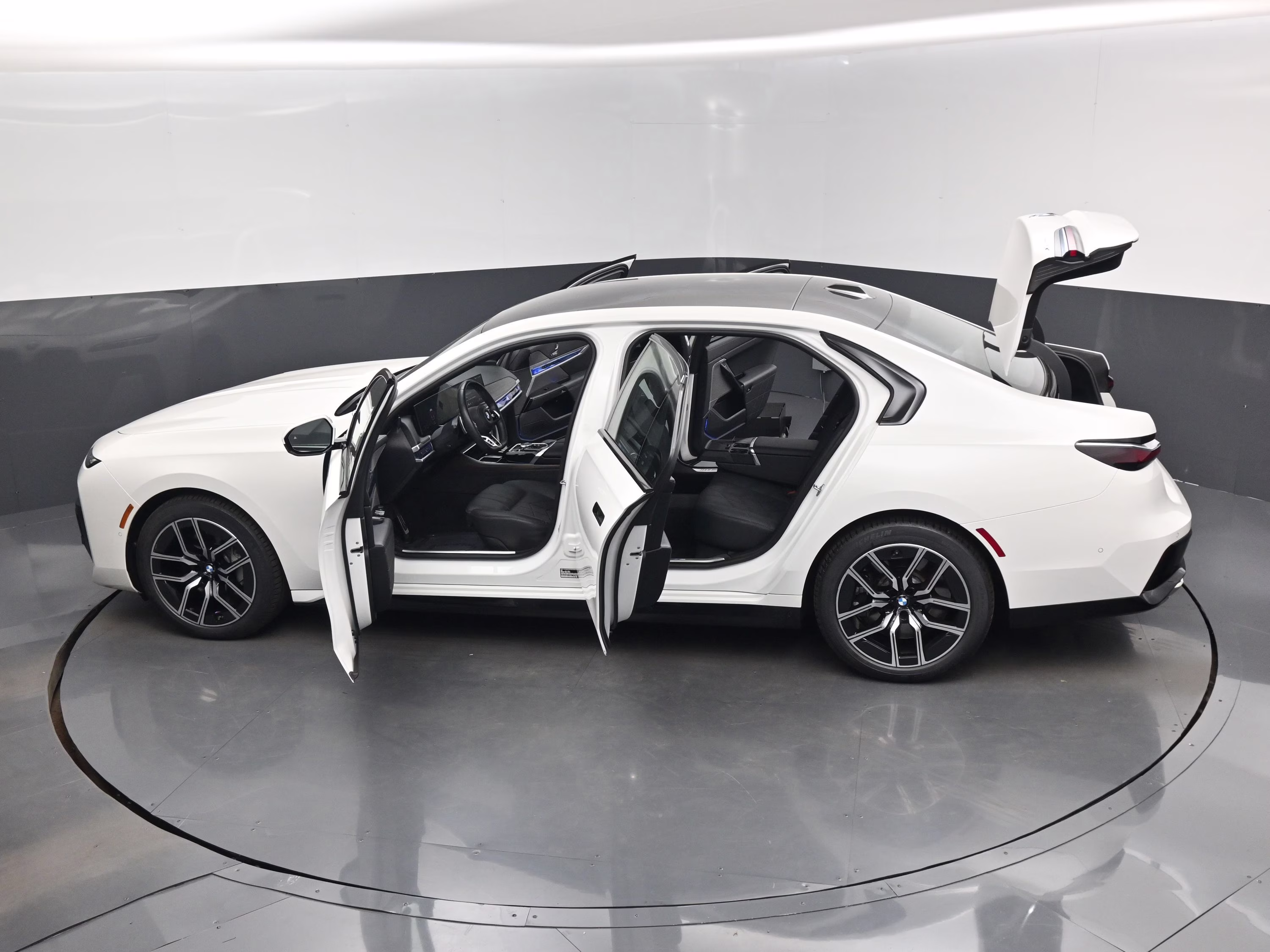 2023 Alpine White BMW 7 Series 760i xDrive AWD Sedan