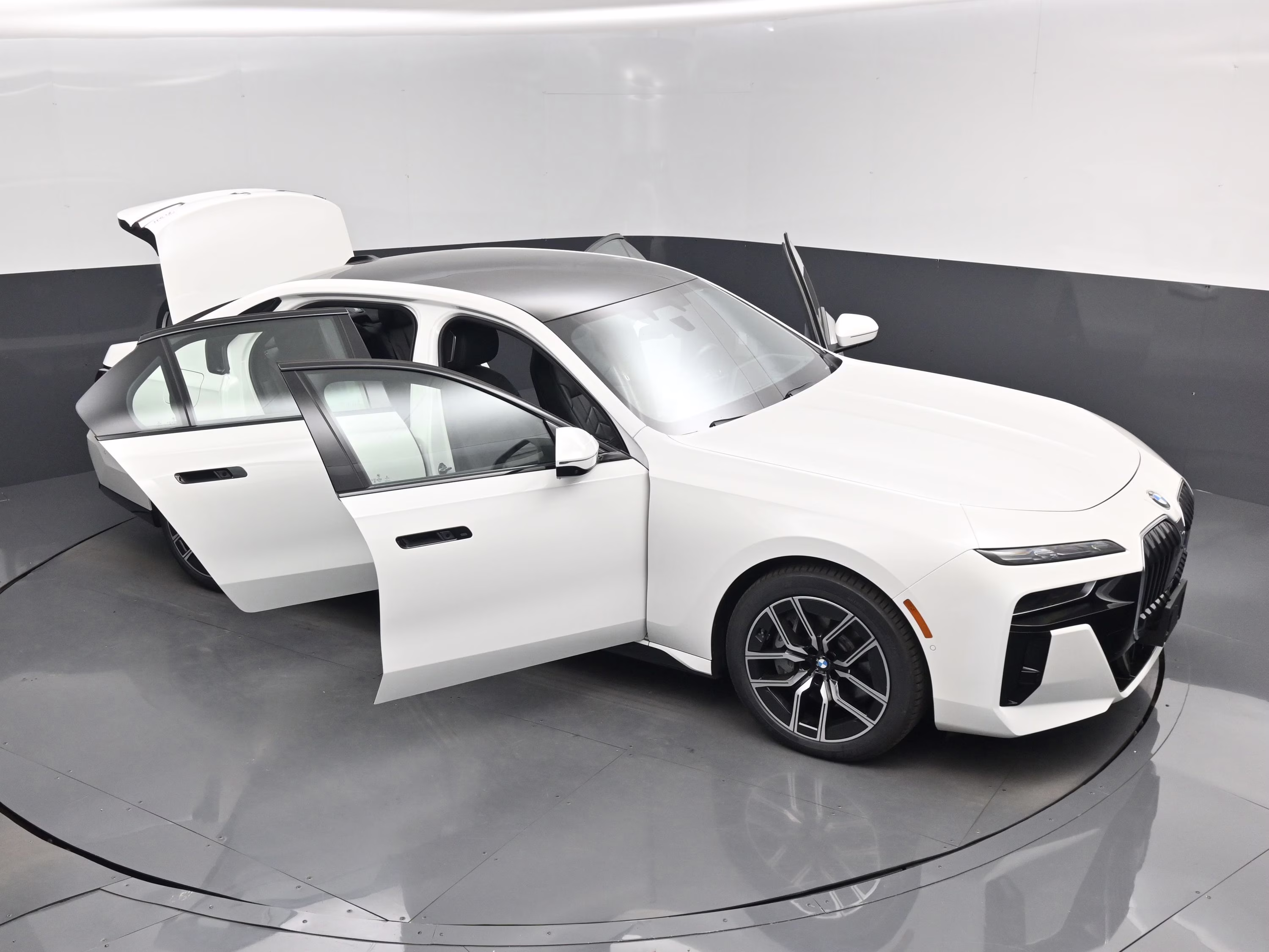 2023 Alpine White BMW 7 Series 760i xDrive AWD Sedan