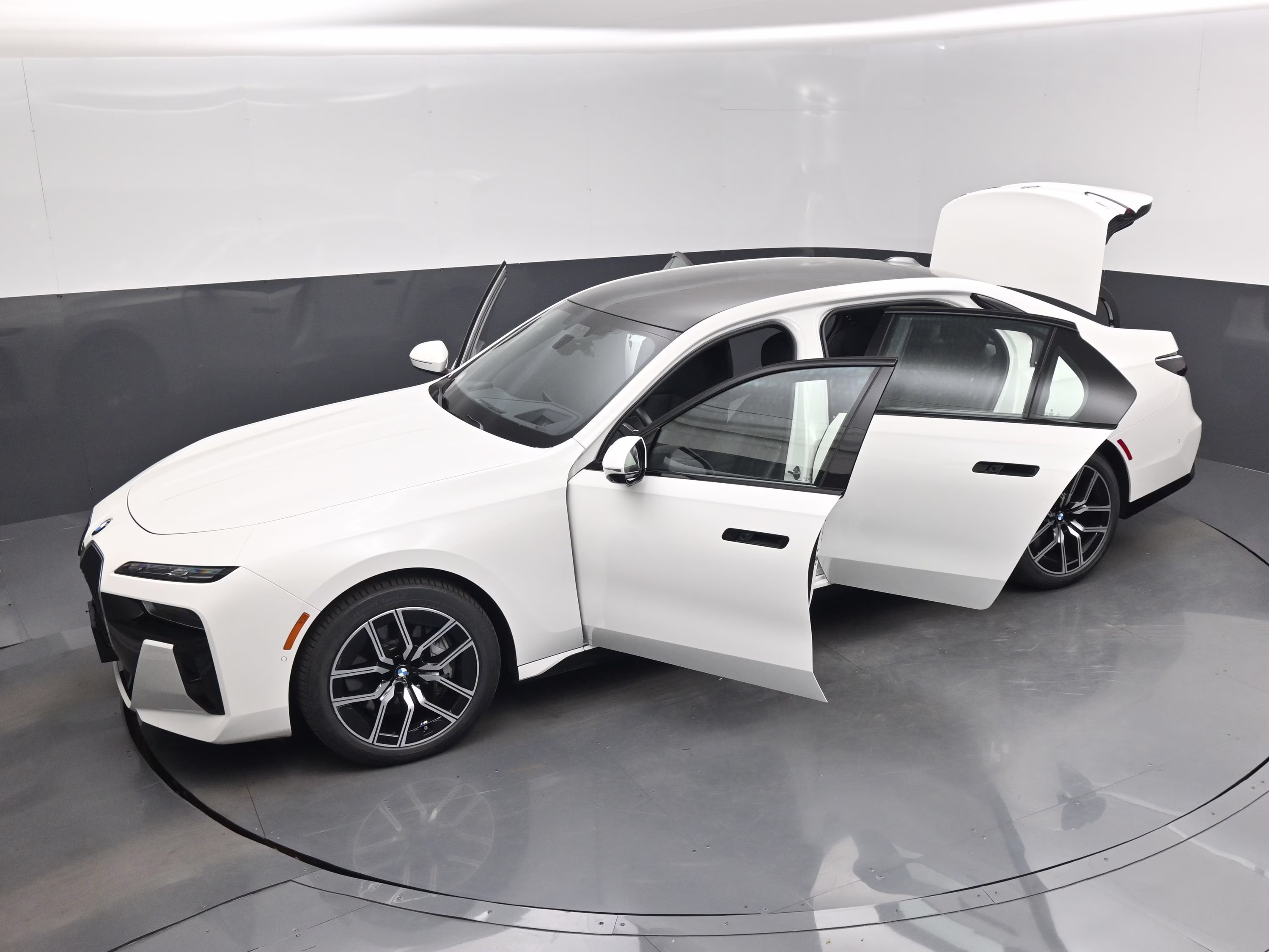 2023 Alpine White BMW 7 Series 760i xDrive AWD Sedan