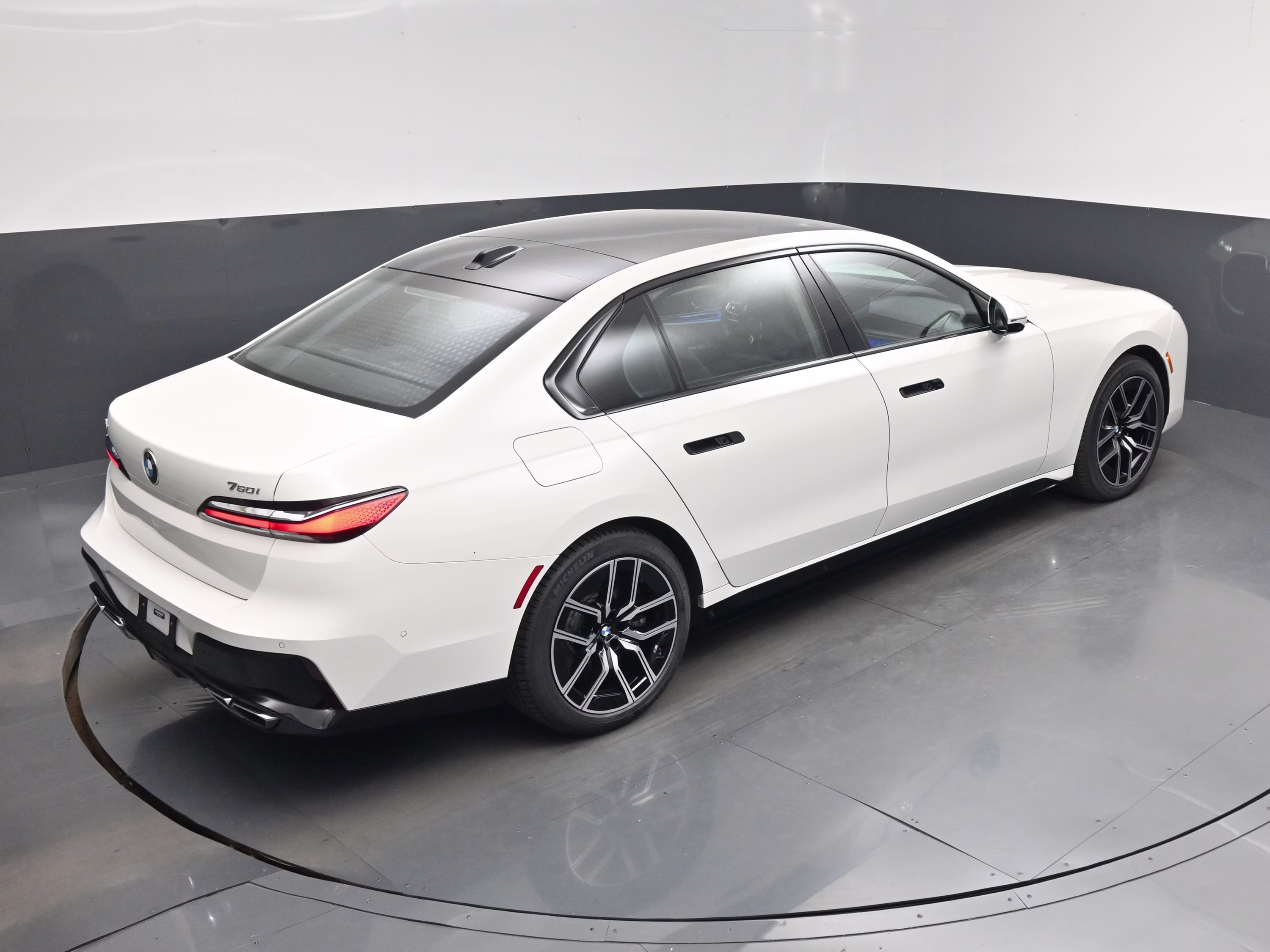 2023 Alpine White BMW 7 Series 760i xDrive AWD Sedan