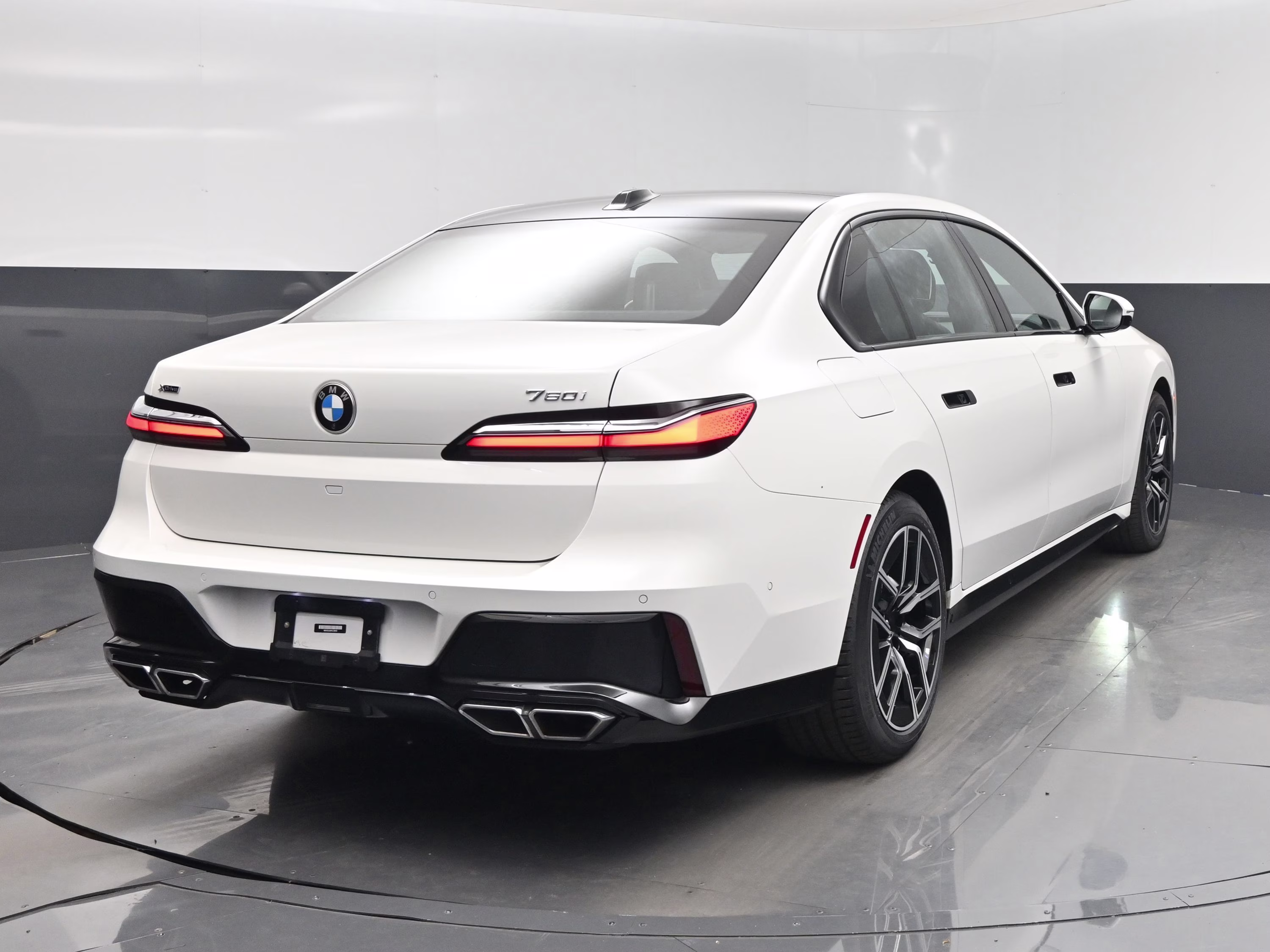 2023 Alpine White BMW 7 Series 760i xDrive AWD Sedan