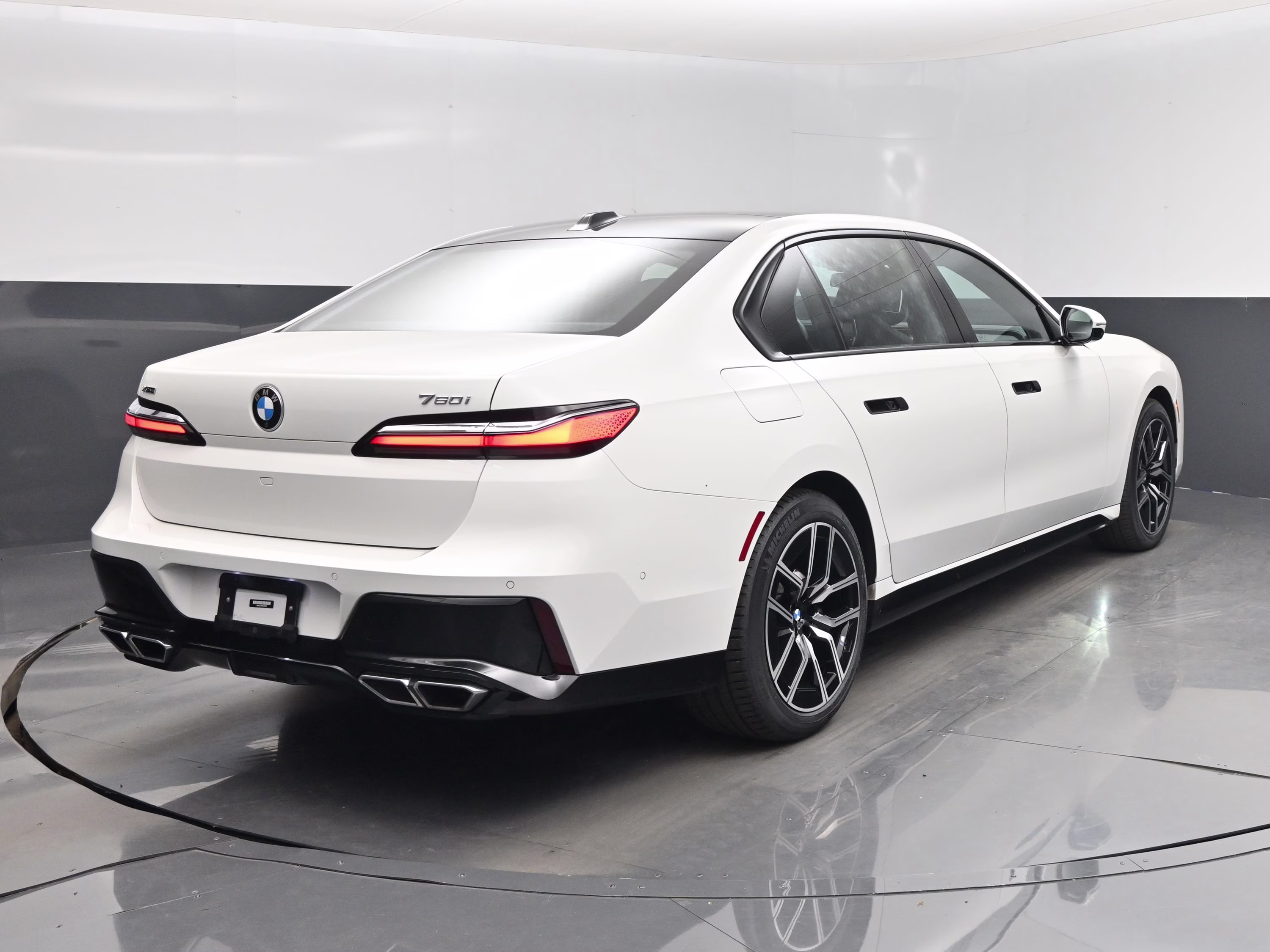 2023 Alpine White BMW 7 Series 760i xDrive AWD Sedan