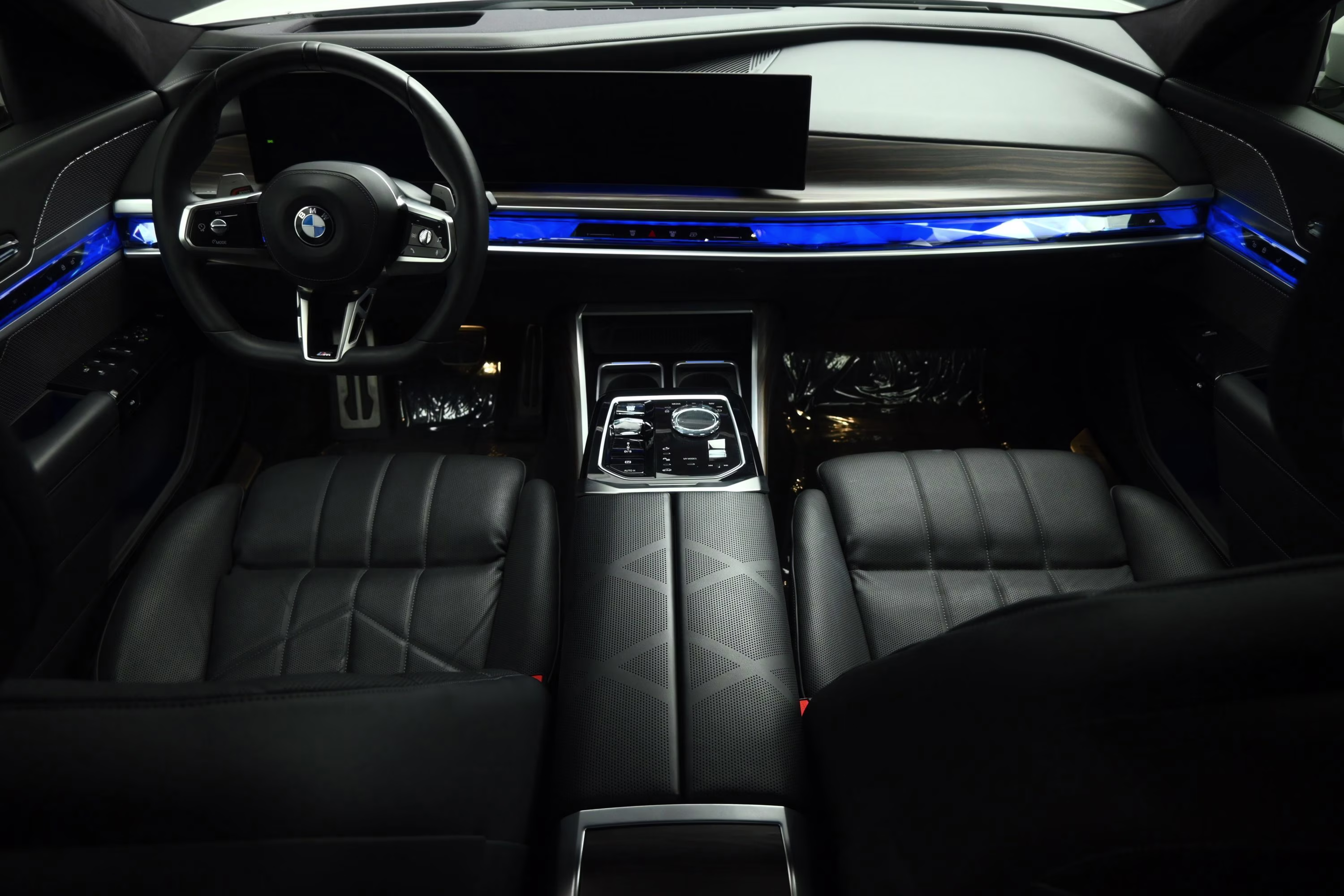2023 Alpine White BMW 7 Series 760i xDrive AWD Sedan