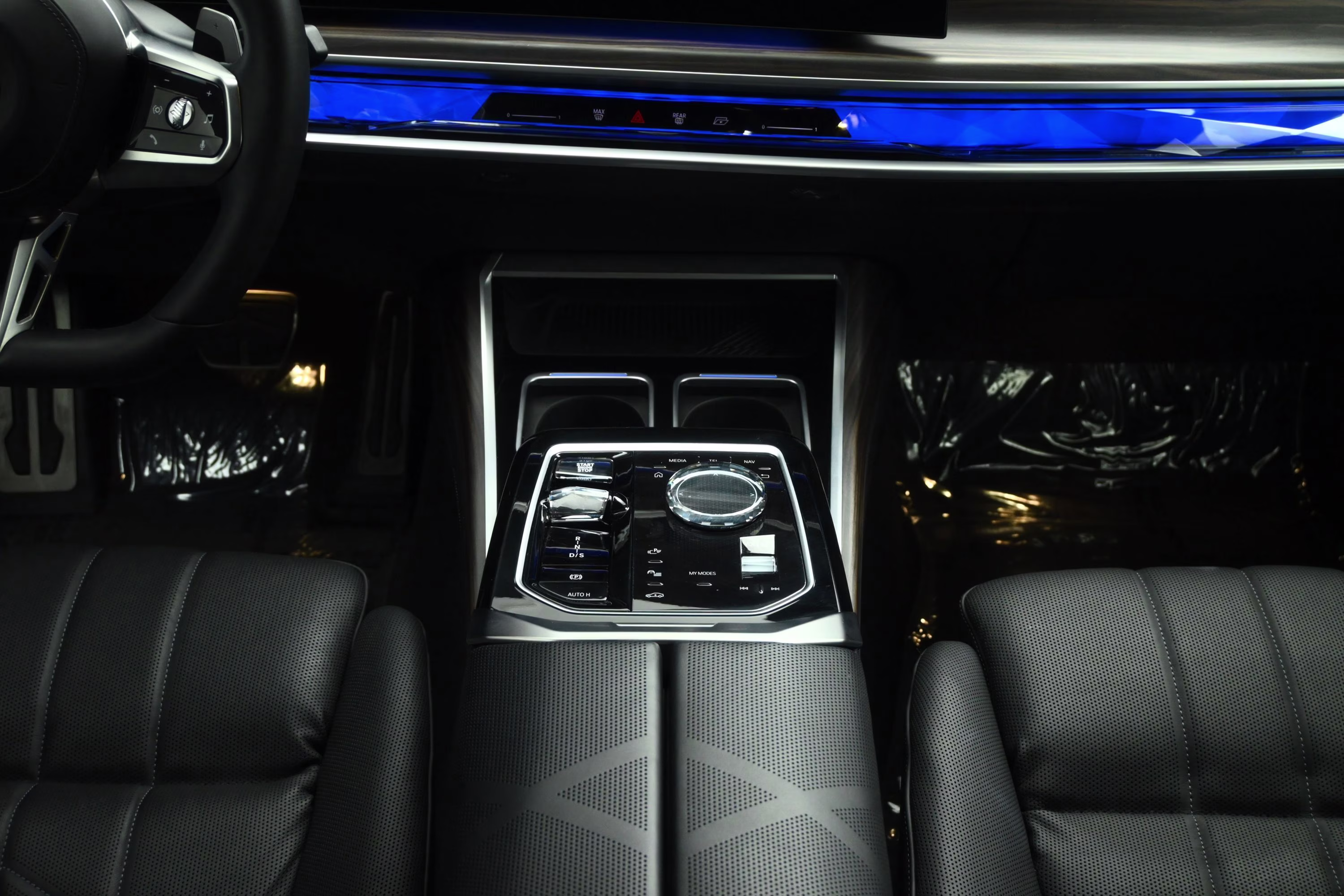 2023 Alpine White BMW 7 Series 760i xDrive AWD Sedan