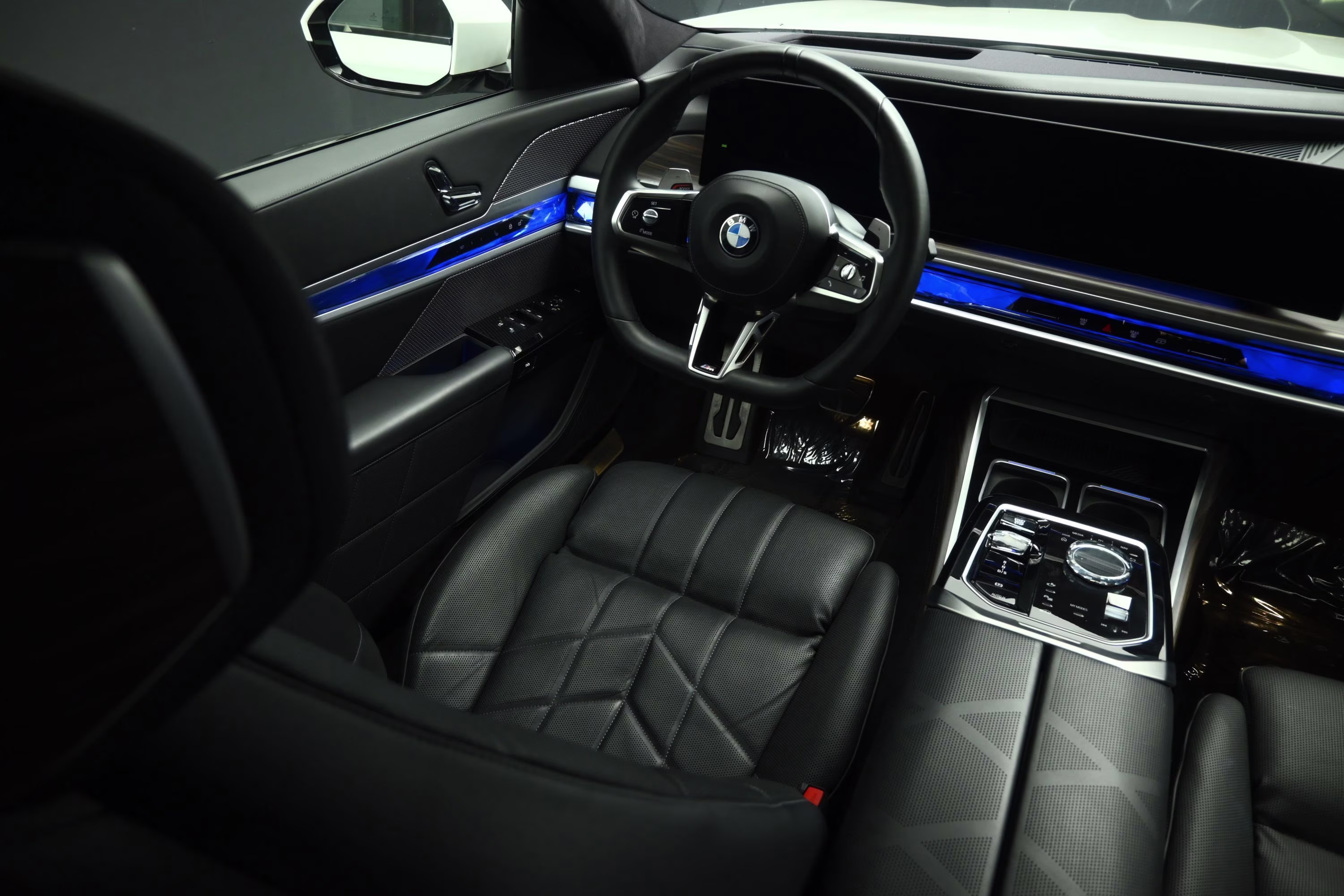 2023 Alpine White BMW 7 Series 760i xDrive AWD Sedan