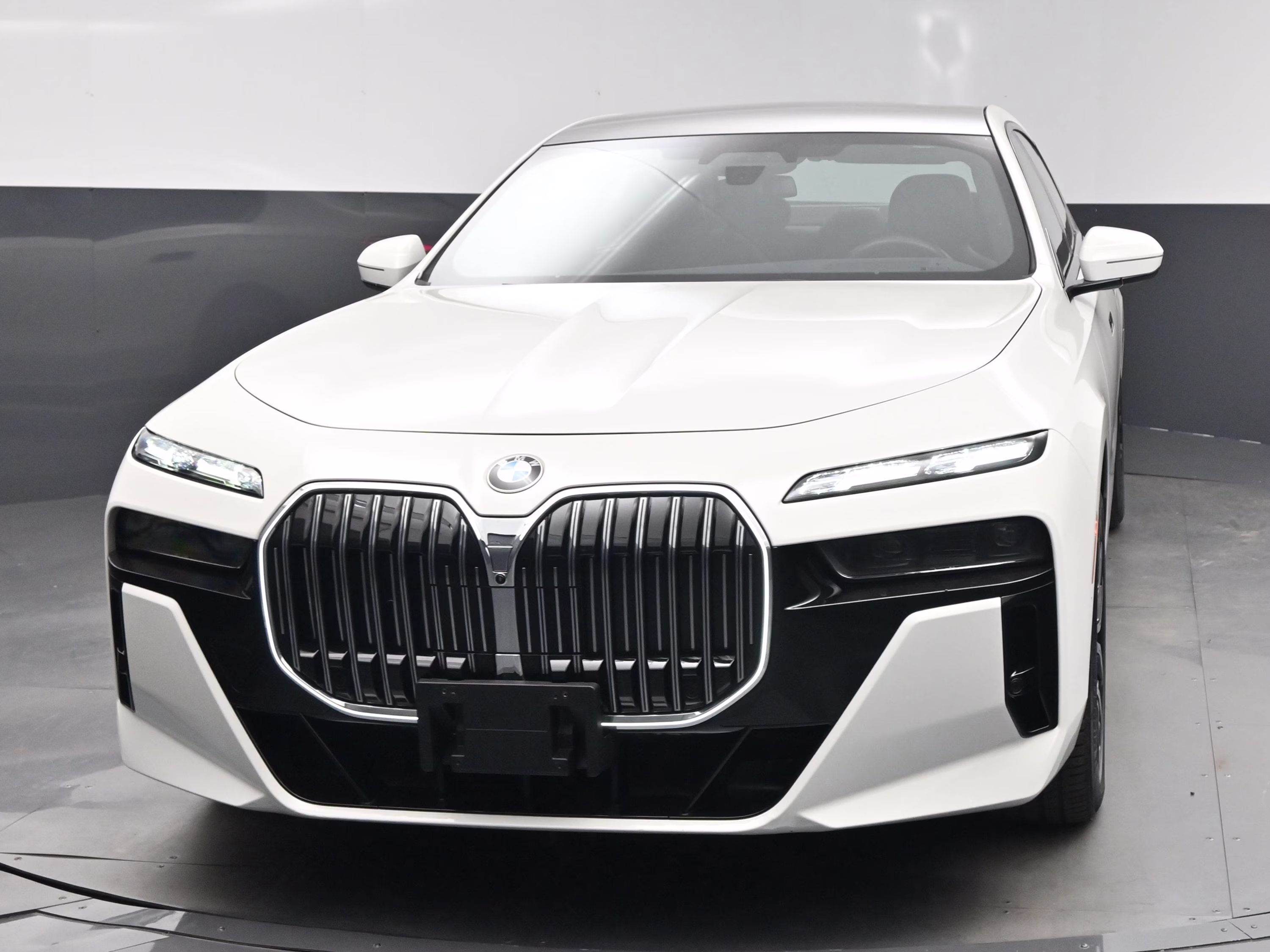 2023 Alpine White BMW 7 Series 760i xDrive AWD Sedan