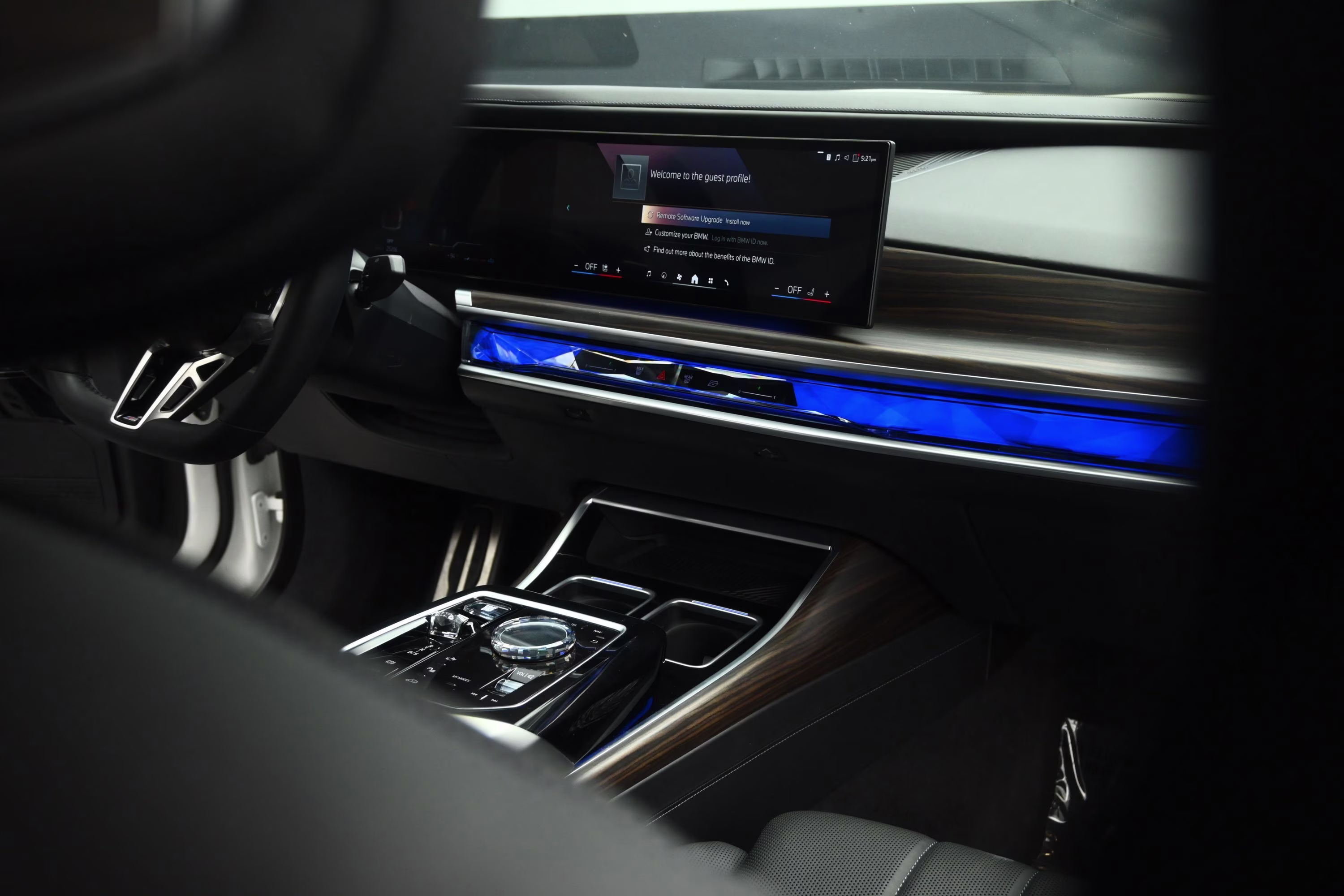 2023 Alpine White BMW 7 Series 760i xDrive AWD Sedan