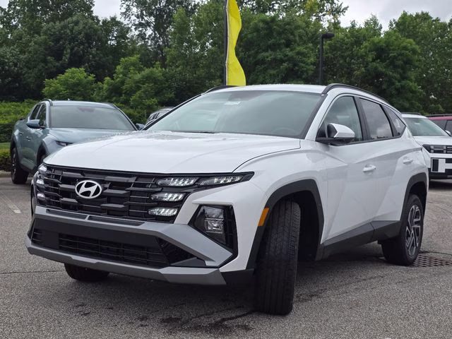 2026 White Pearl Hyundai Tucson SEL Plus AWD SUV