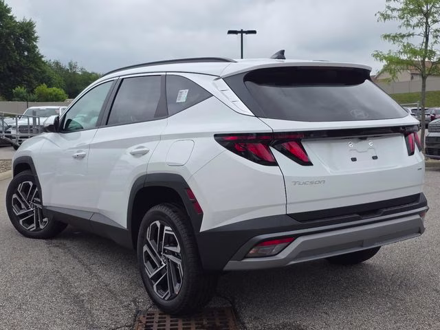 2026 White Pearl Hyundai Tucson SEL Plus AWD SUV