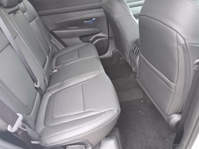 2026 White Pearl Hyundai Tucson SEL Plus AWD SUV