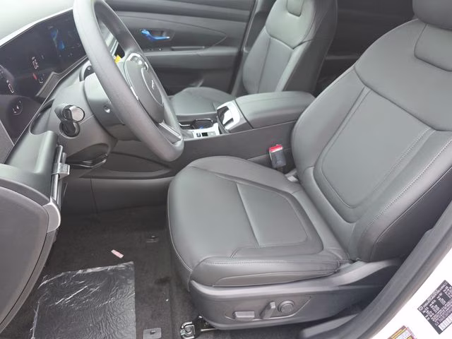 2026 White Pearl Hyundai Tucson SEL Plus AWD SUV