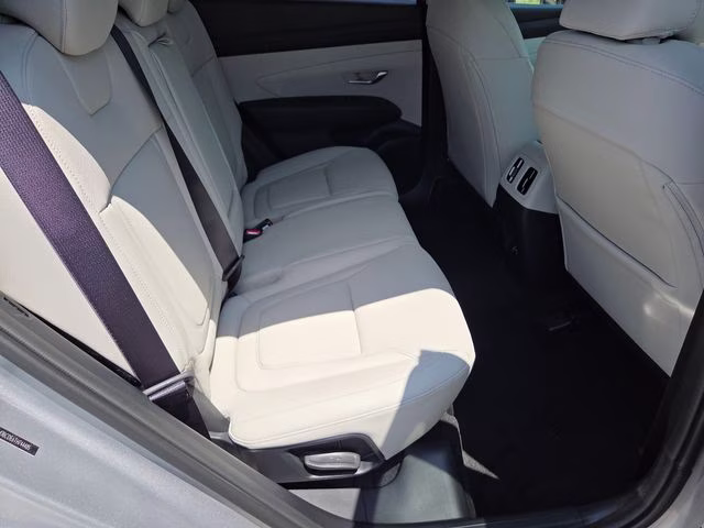 2026 Shimmering Silver Hyundai Tucson SEL Plus AWD SUV