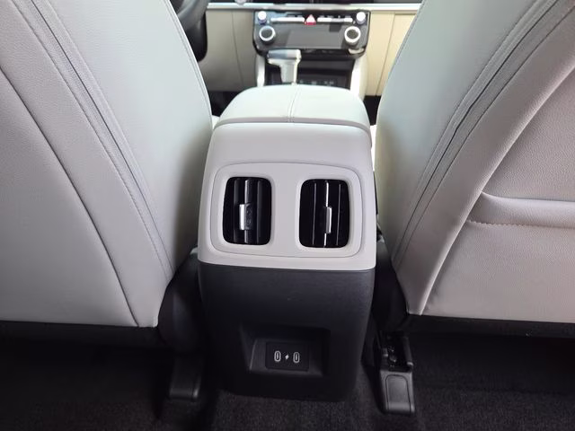 2026 Shimmering Silver Hyundai Tucson SEL Plus AWD SUV